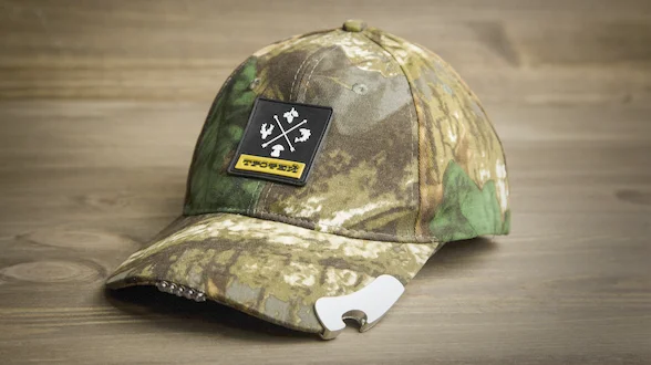 Кашкет Трофей з діодним ліхтариком та відкривачкою