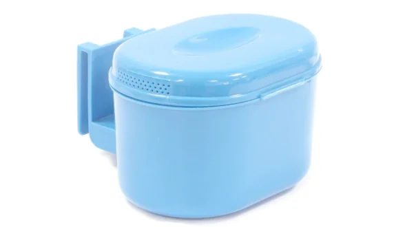 Коробка рибол. для наживки Salmo LIVE BAIT 135х170х85 / 68 Коробка рибол. для наживки Salmo LIVE BAIT 135х170х85 / 68