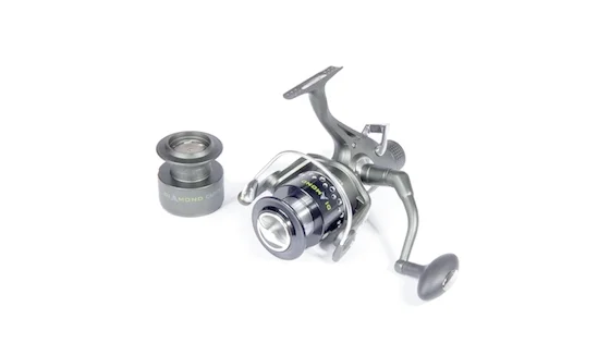 Котушка безінерц. з бетрайнером Salmo DIAMOND CARP 5 (370g/ 5,2:1/ 4+1) 40BR